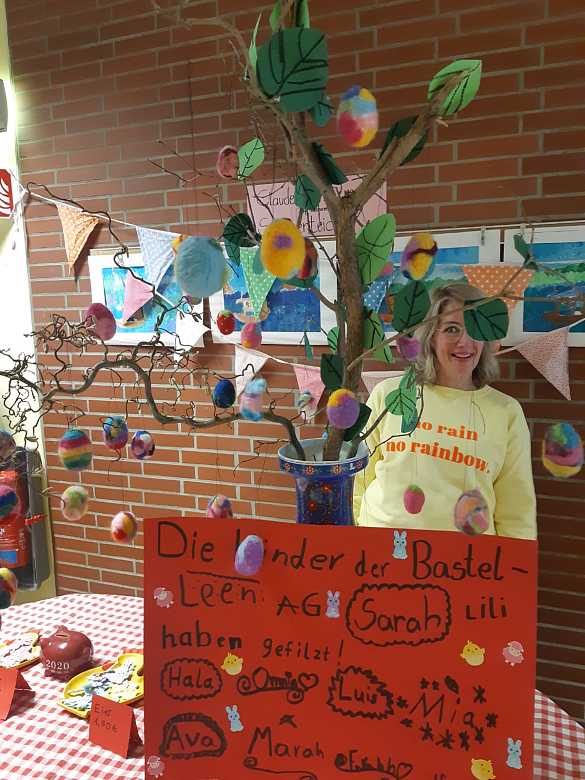 Die Bastel-AG verkaufte ihre Ergebnisse vom Filzen.